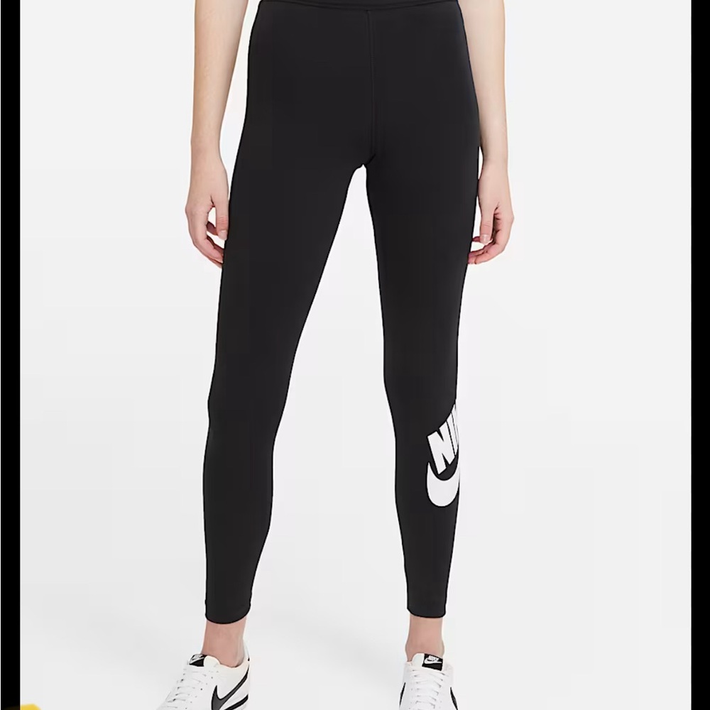 Nike Women's Black Leggings L